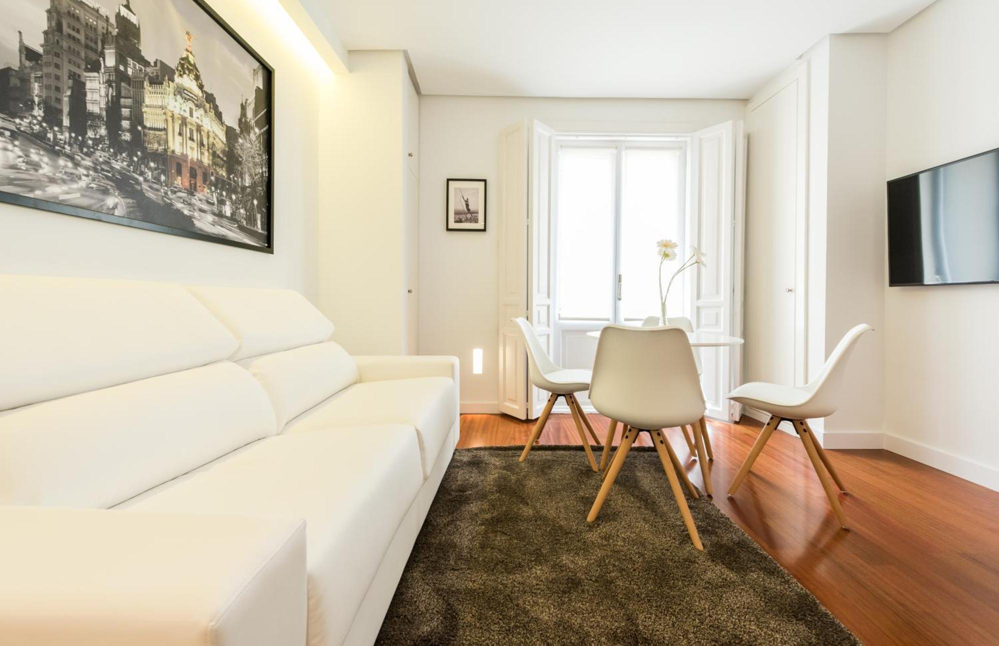Santa Ana Plaza Appartement Madrid Kamer foto
