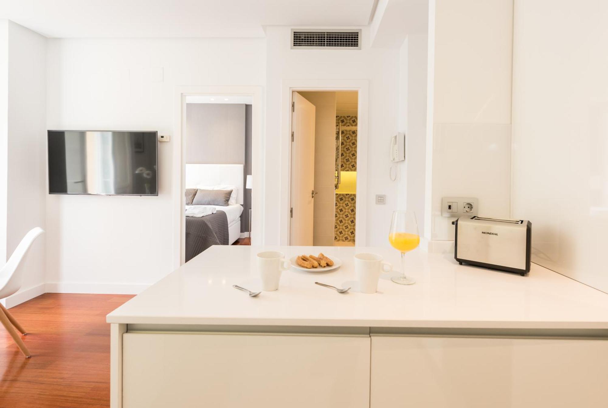 Santa Ana Plaza Appartement Madrid Kamer foto