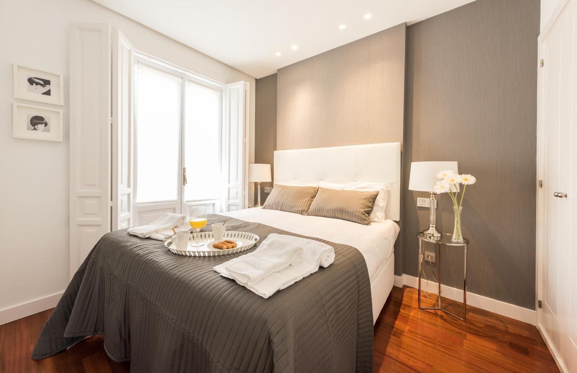 Santa Ana Plaza Appartement Madrid Buitenkant foto