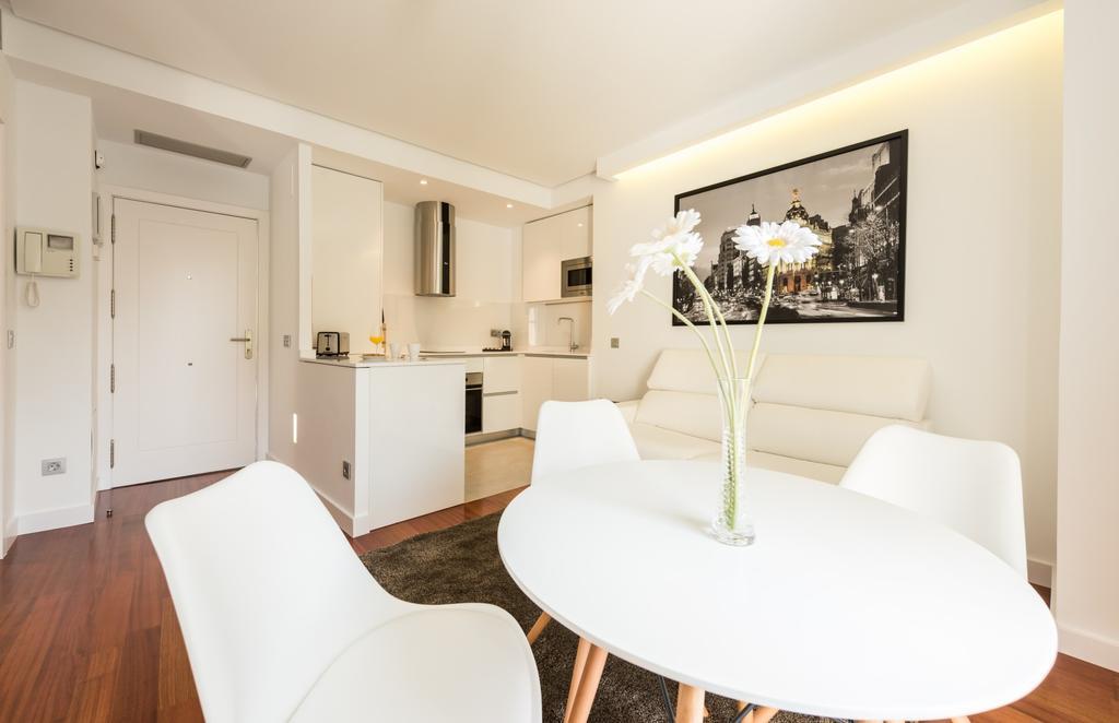 Santa Ana Plaza Appartement Madrid Buitenkant foto