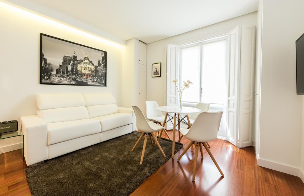 Santa Ana Plaza Appartement Madrid Buitenkant foto