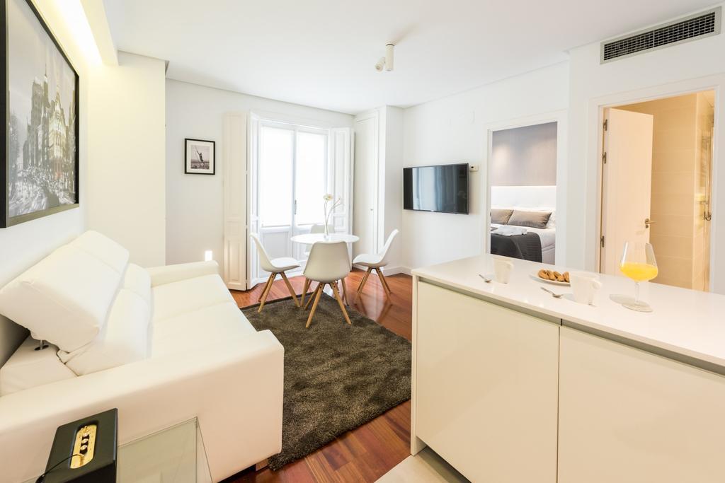Santa Ana Plaza Appartement Madrid Buitenkant foto