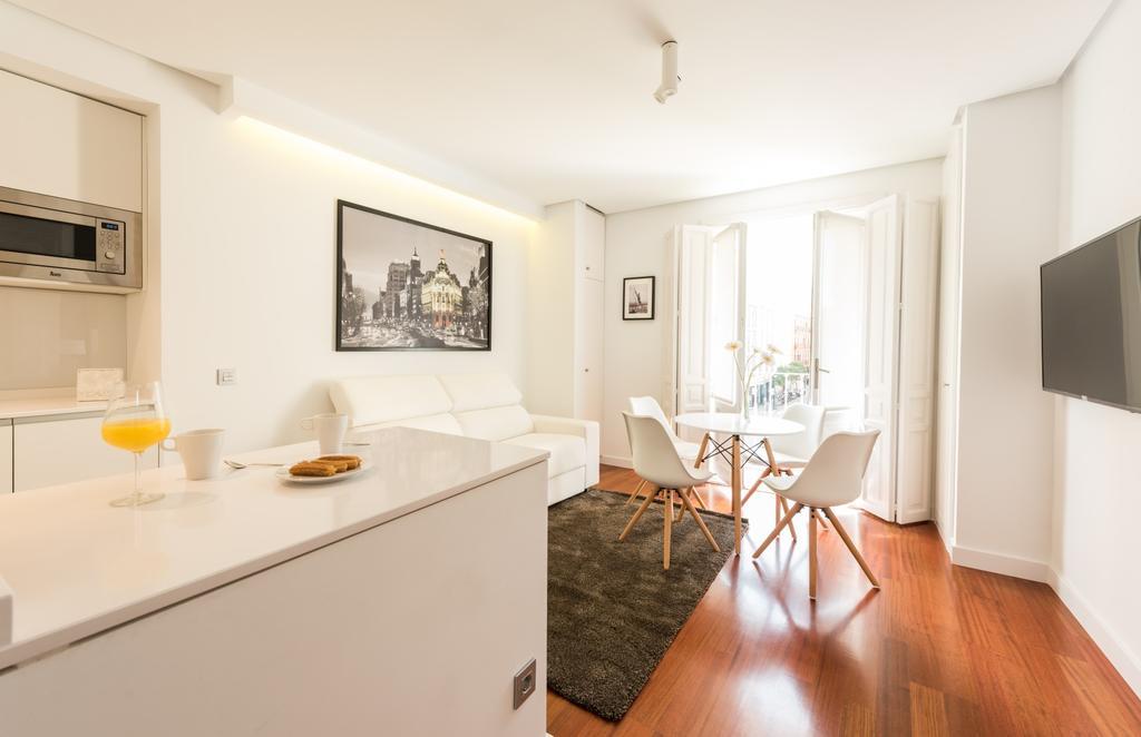 Santa Ana Plaza Appartement Madrid Buitenkant foto