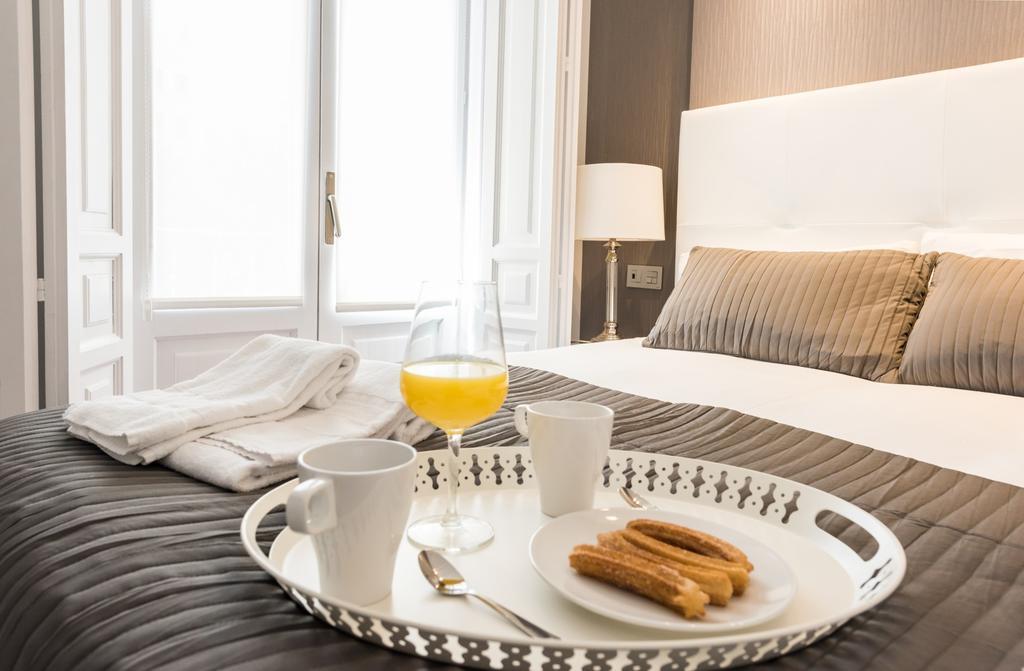 Santa Ana Plaza Appartement Madrid Buitenkant foto