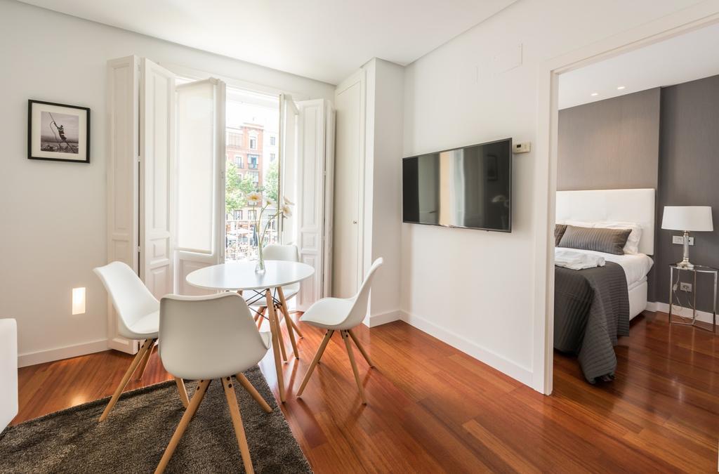 Santa Ana Plaza Appartement Madrid Buitenkant foto